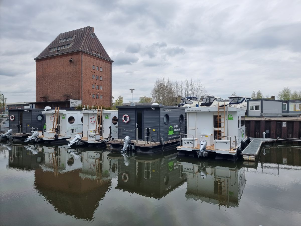 River Holidays - Hafen Am Speicher River Holidays