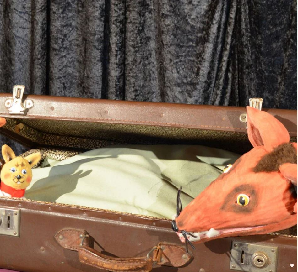 Snuffle puppet theater