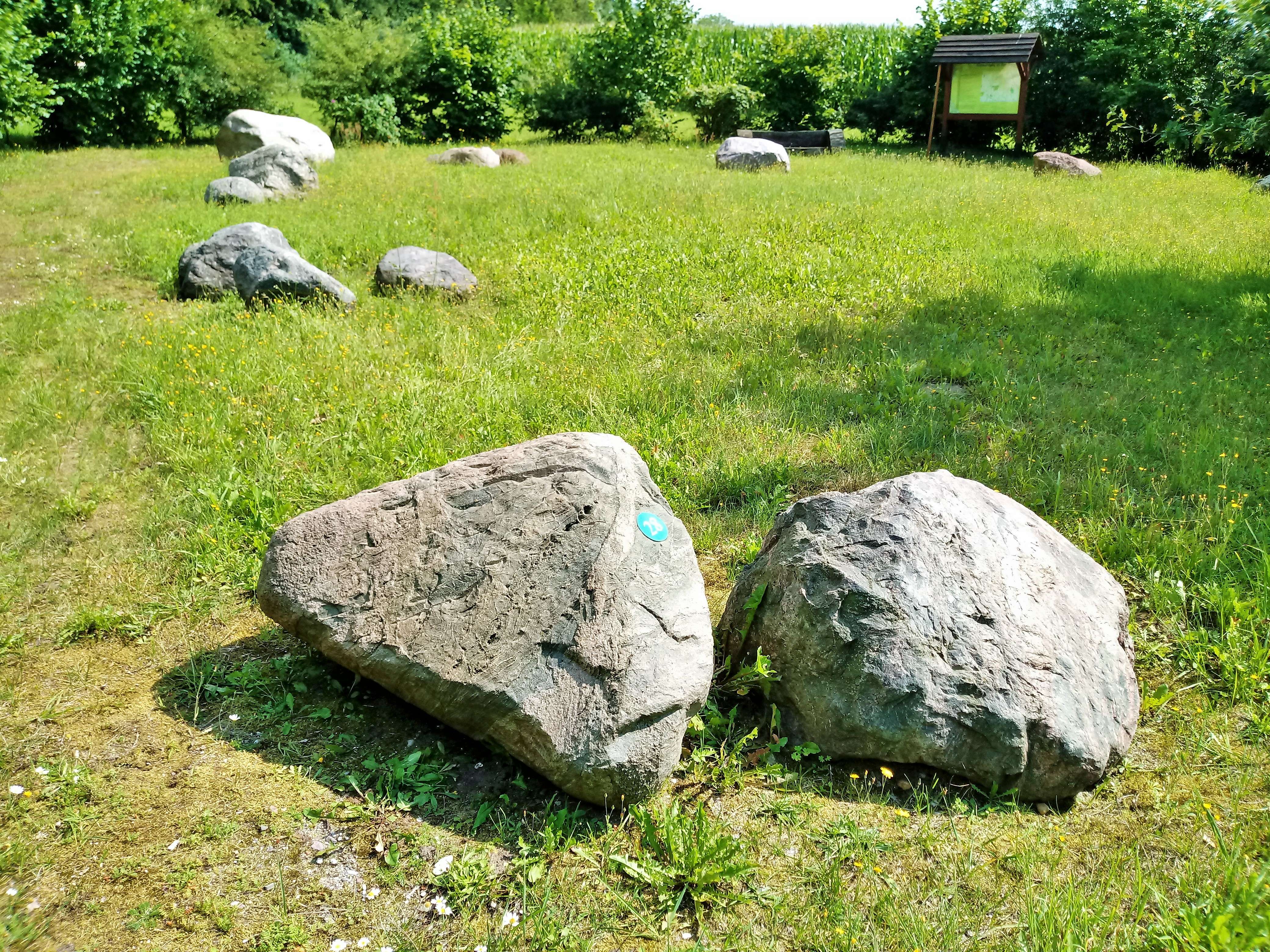 Erratic block garden Zitterpenningshagen