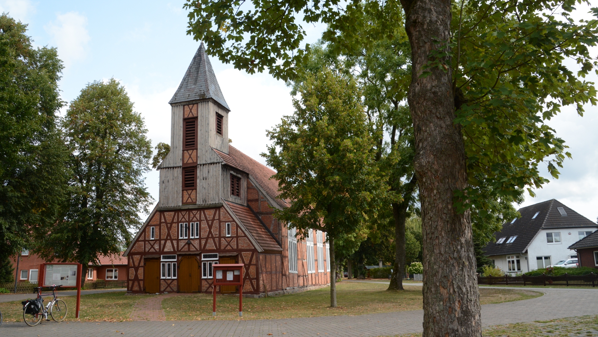 Jesar Baroque half-timbered church to Kirch-Jesar